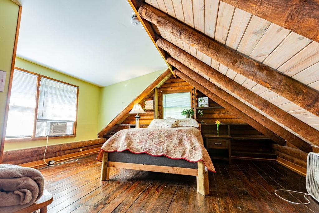 Authentic Log Cabin Mins From Chatts Best Sites Chattanooga Exterior photo